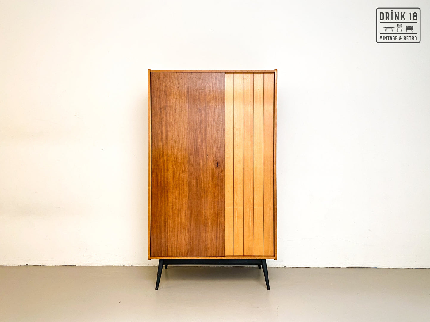 Vintage - Kleerkast #1