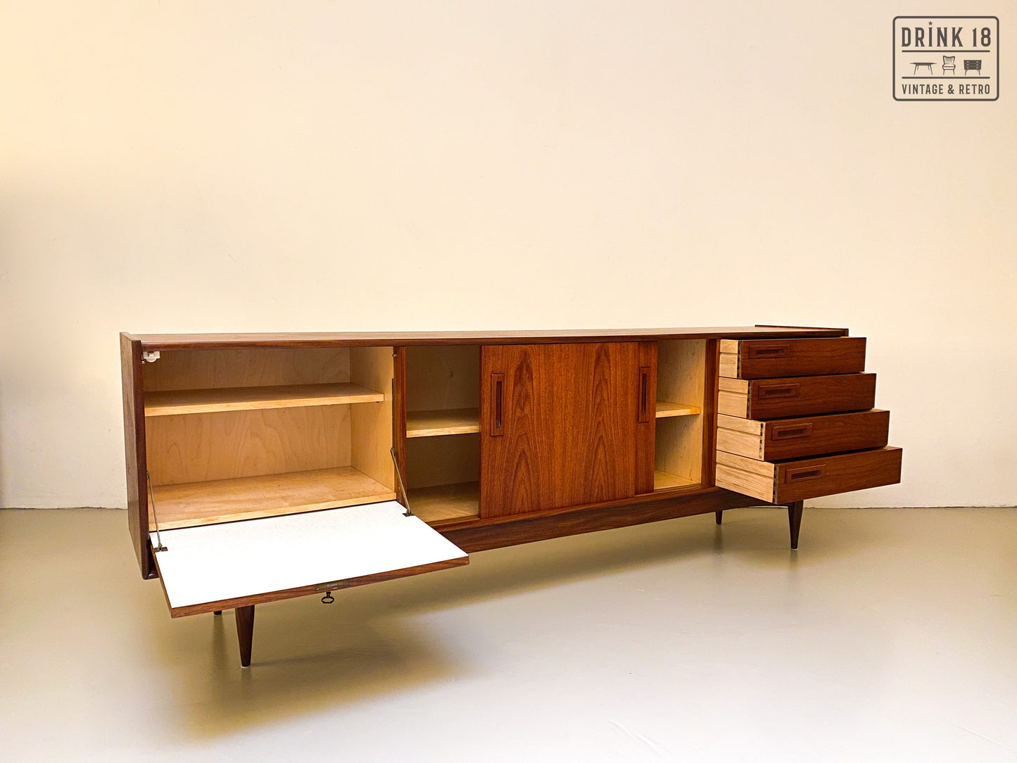 Sideboard - Louis Van Teeffelen