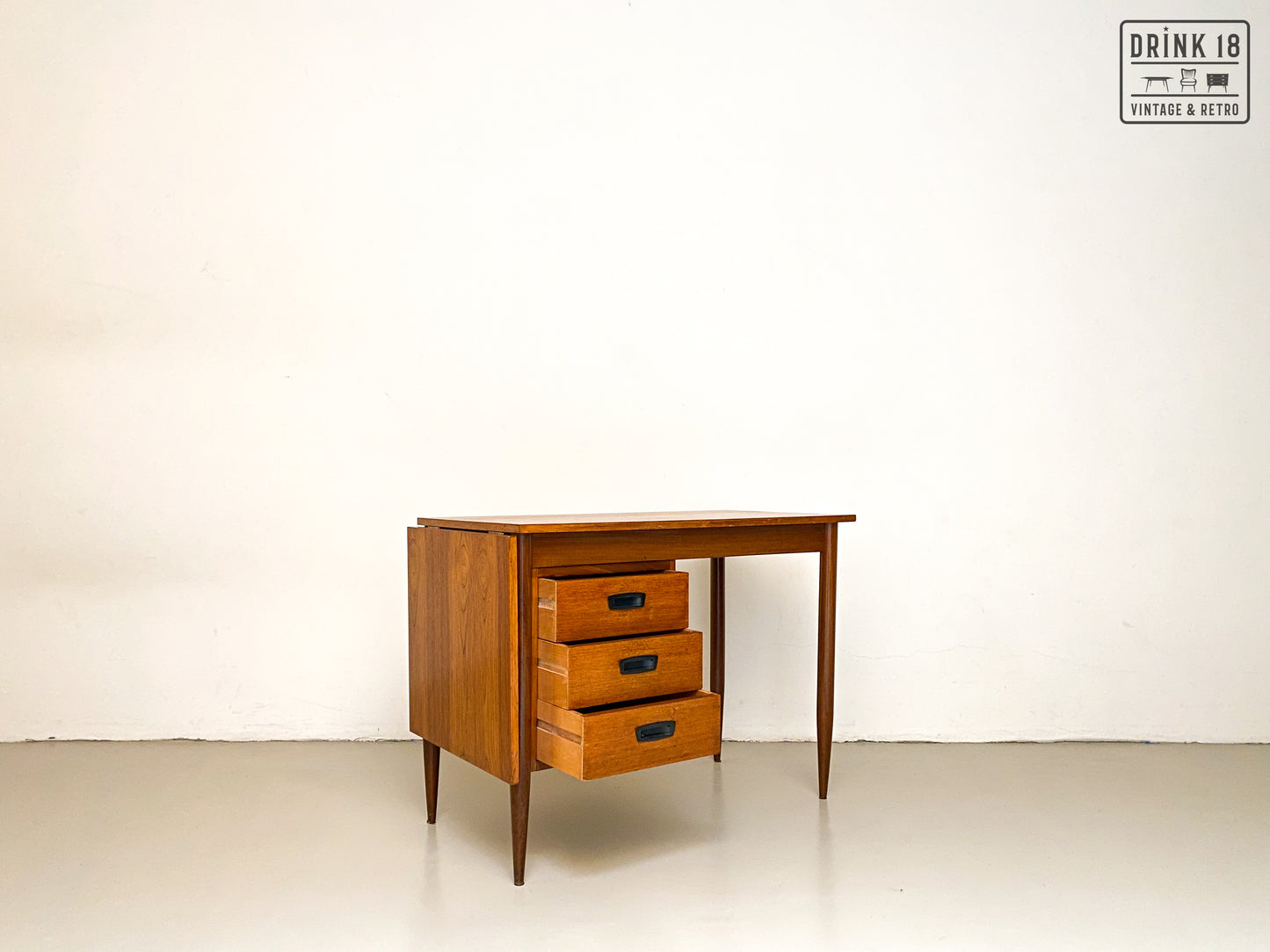 Drop-leaf bureau - Arne Vodder