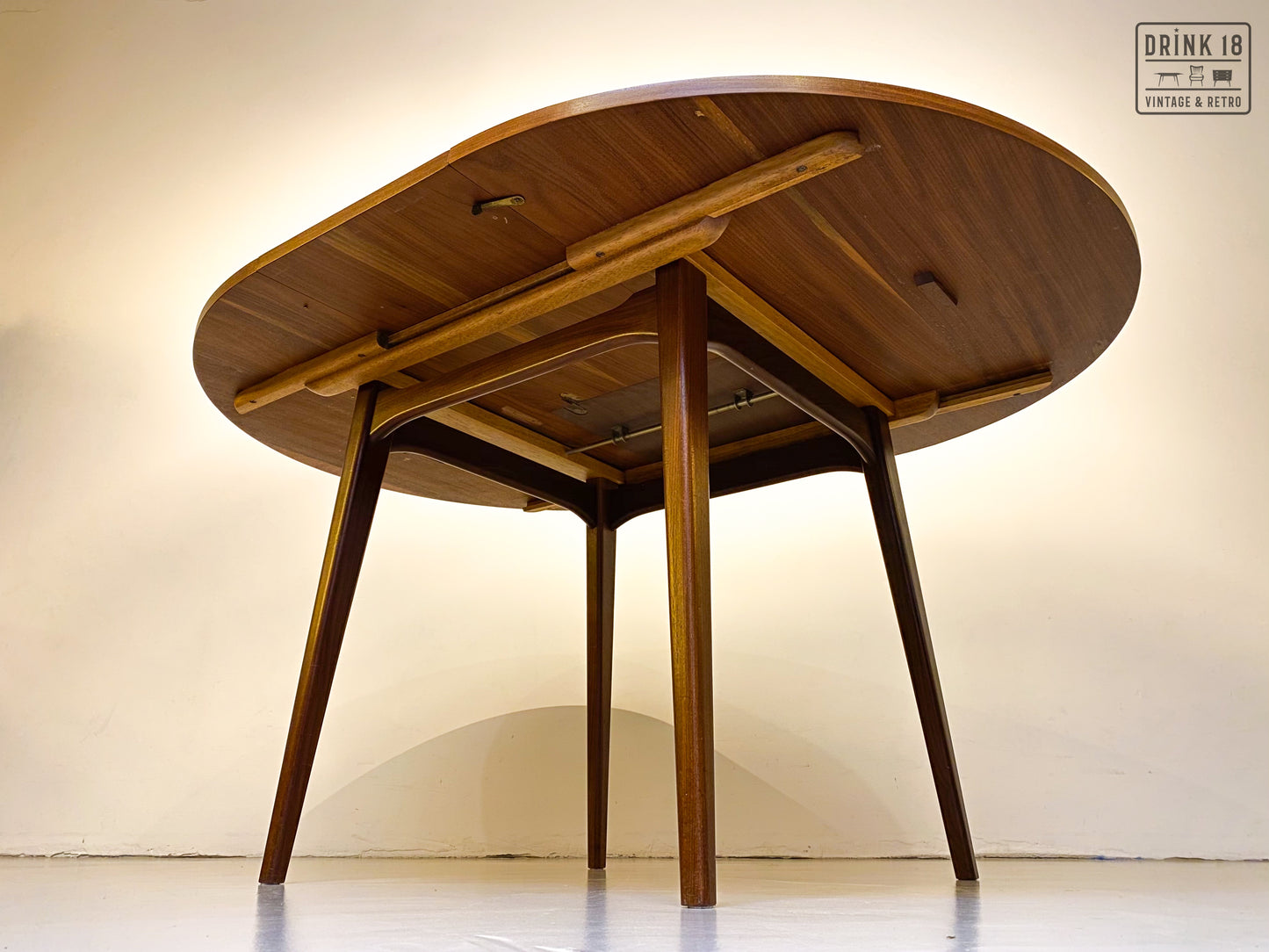 Verlengbare eettafel - Louis Van Teeffelen