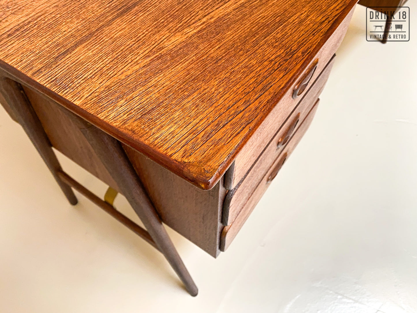 Boomerang XL Bureau met stoel - Louis van Teeffelen