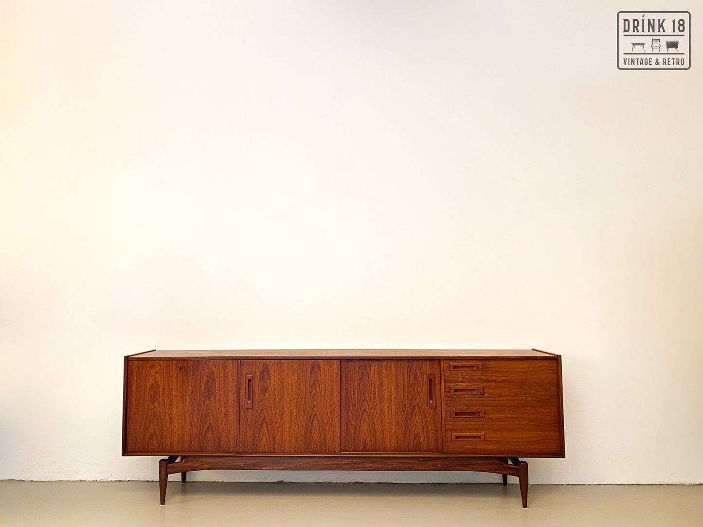 Sideboard - Louis Van Teeffelen