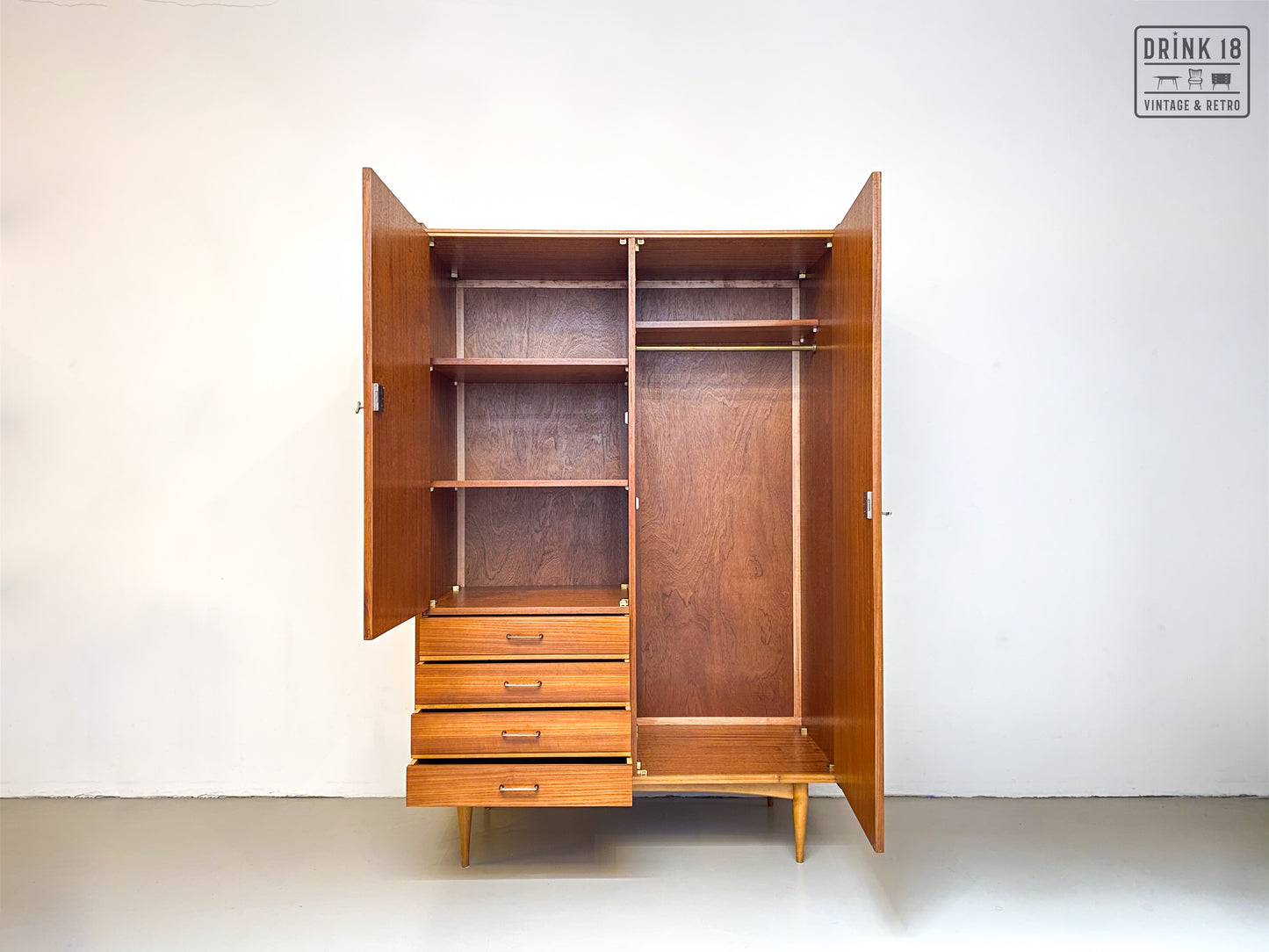 Vintage - Kleerkast #1