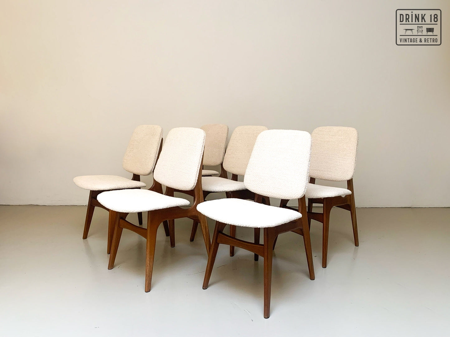 Zes vintage eetkamerstoelen - Louis van Teeffelen