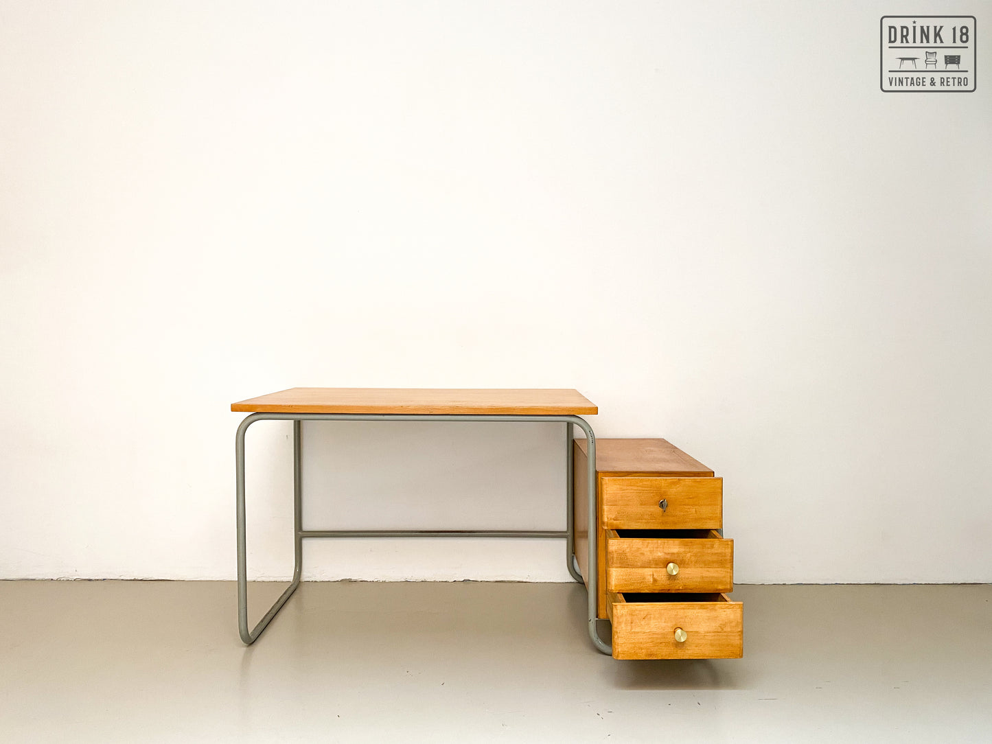 Vintage - Bauhaus stijl bureau