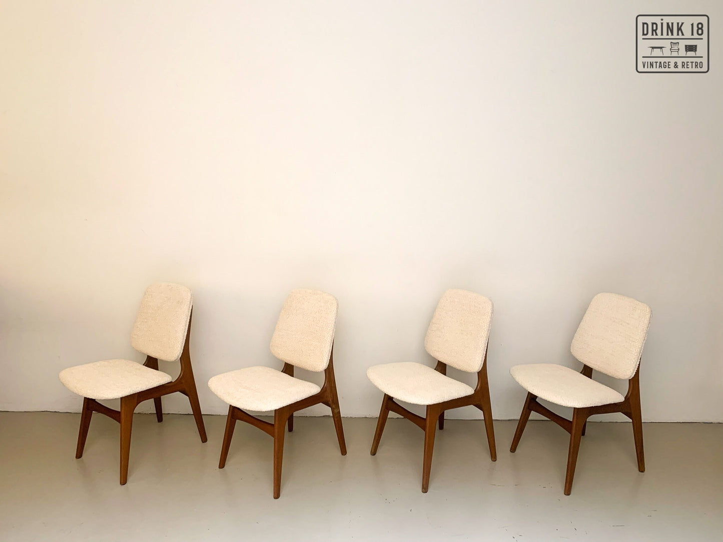 Zes vintage eetkamerstoelen - Louis van Teeffelen
