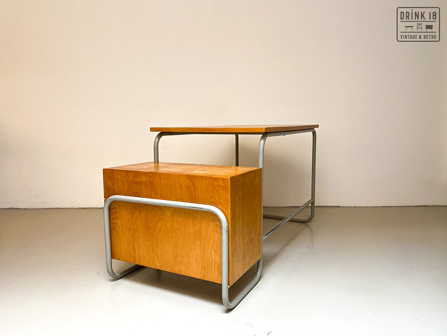 Vintage - Bauhaus stijl bureau