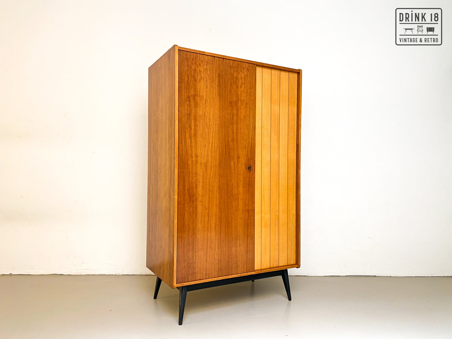 Vintage - Kleerkast #1