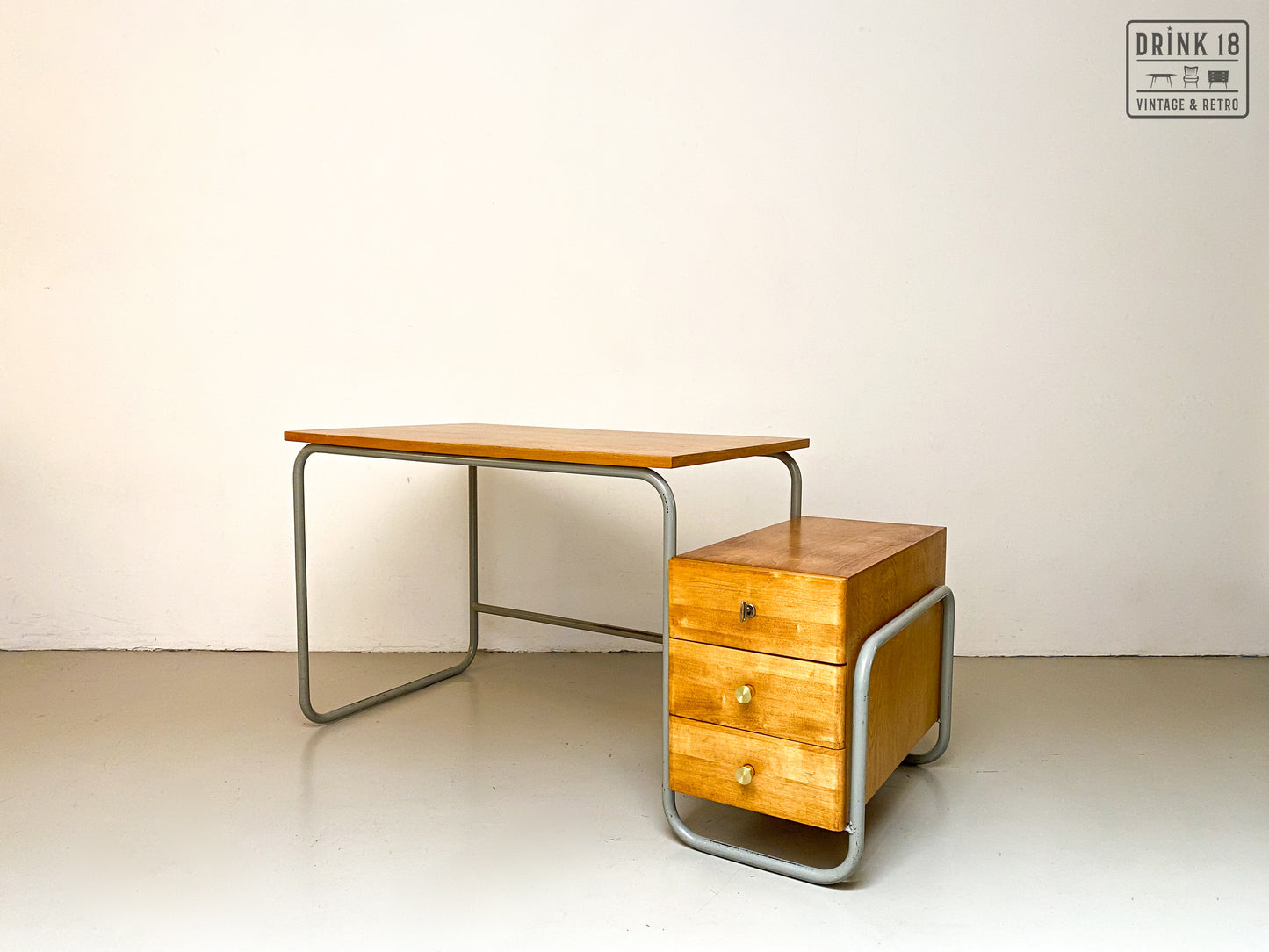 Vintage - Bauhaus stijl bureau