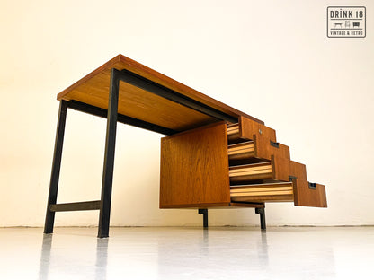 Bureau EH01 (JS) - C.B. voor Pastoe