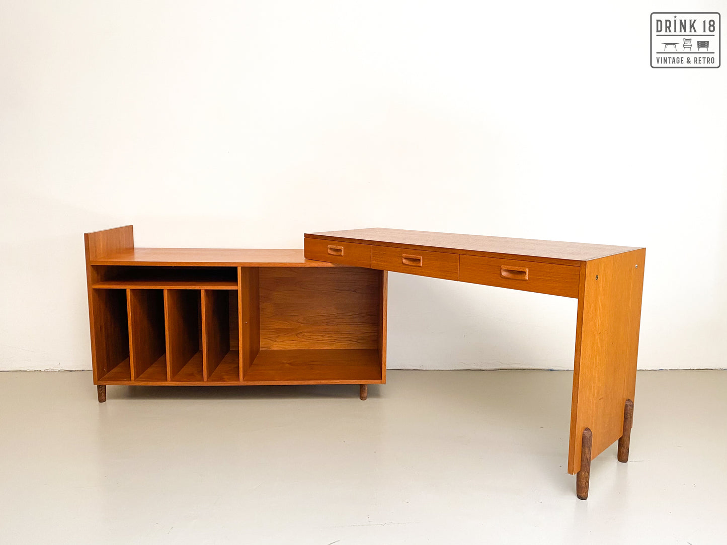 Vintage - Bureau / Wandmeubel