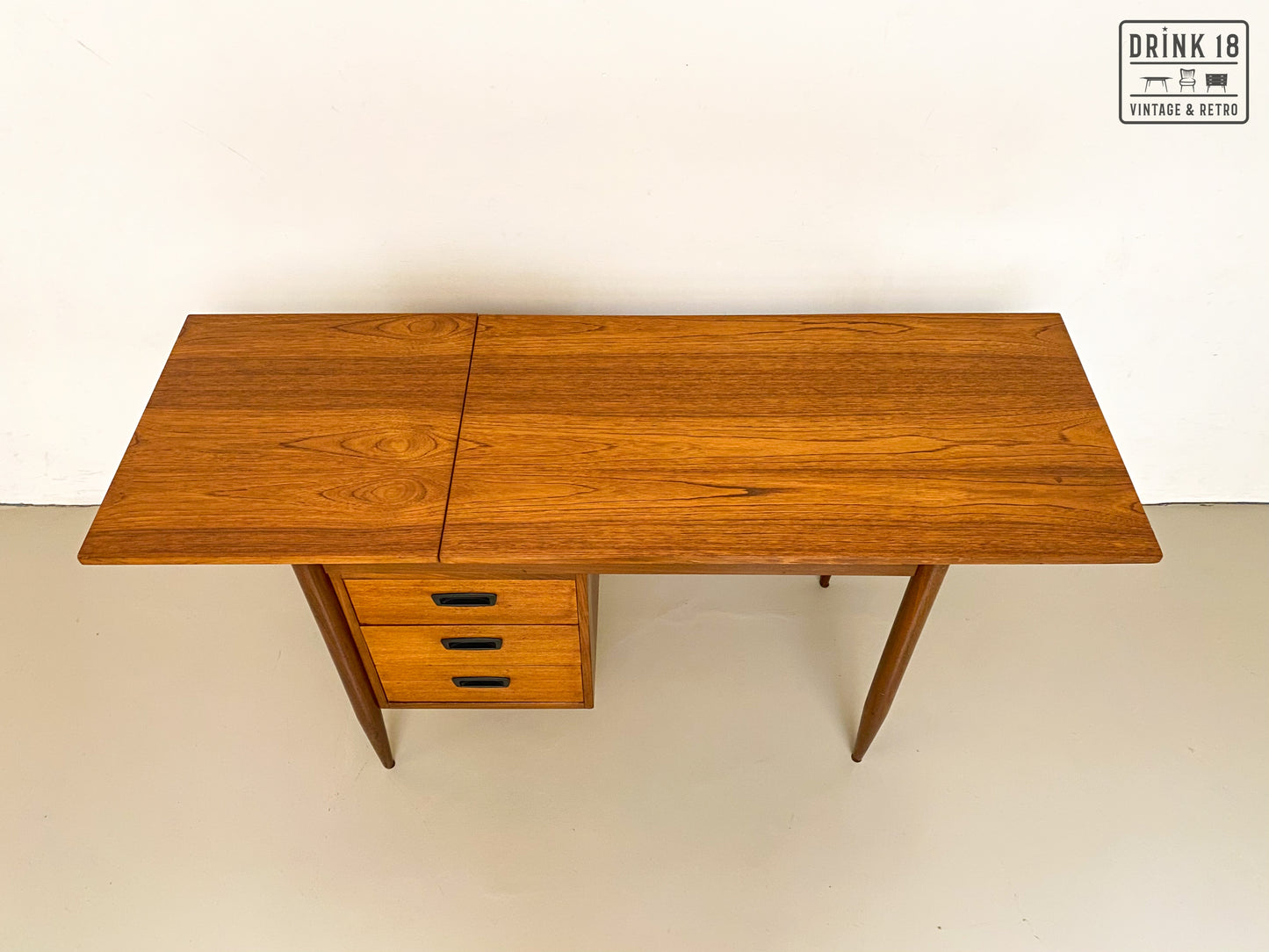 Drop-leaf bureau - Arne Vodder