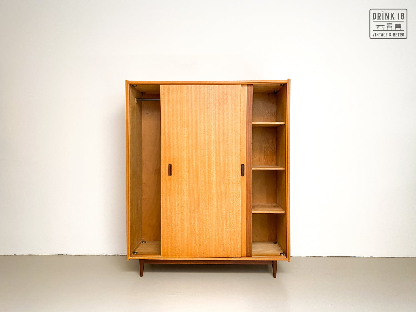 Vintage - Kleerkast met schuifdeuren
