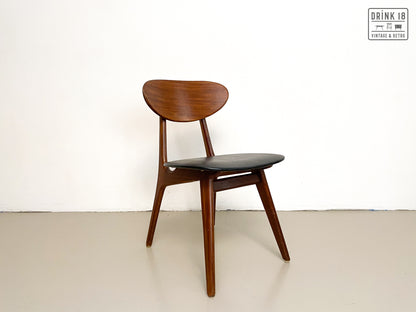 Vier vintage stoelen - Louis van Teeffelen