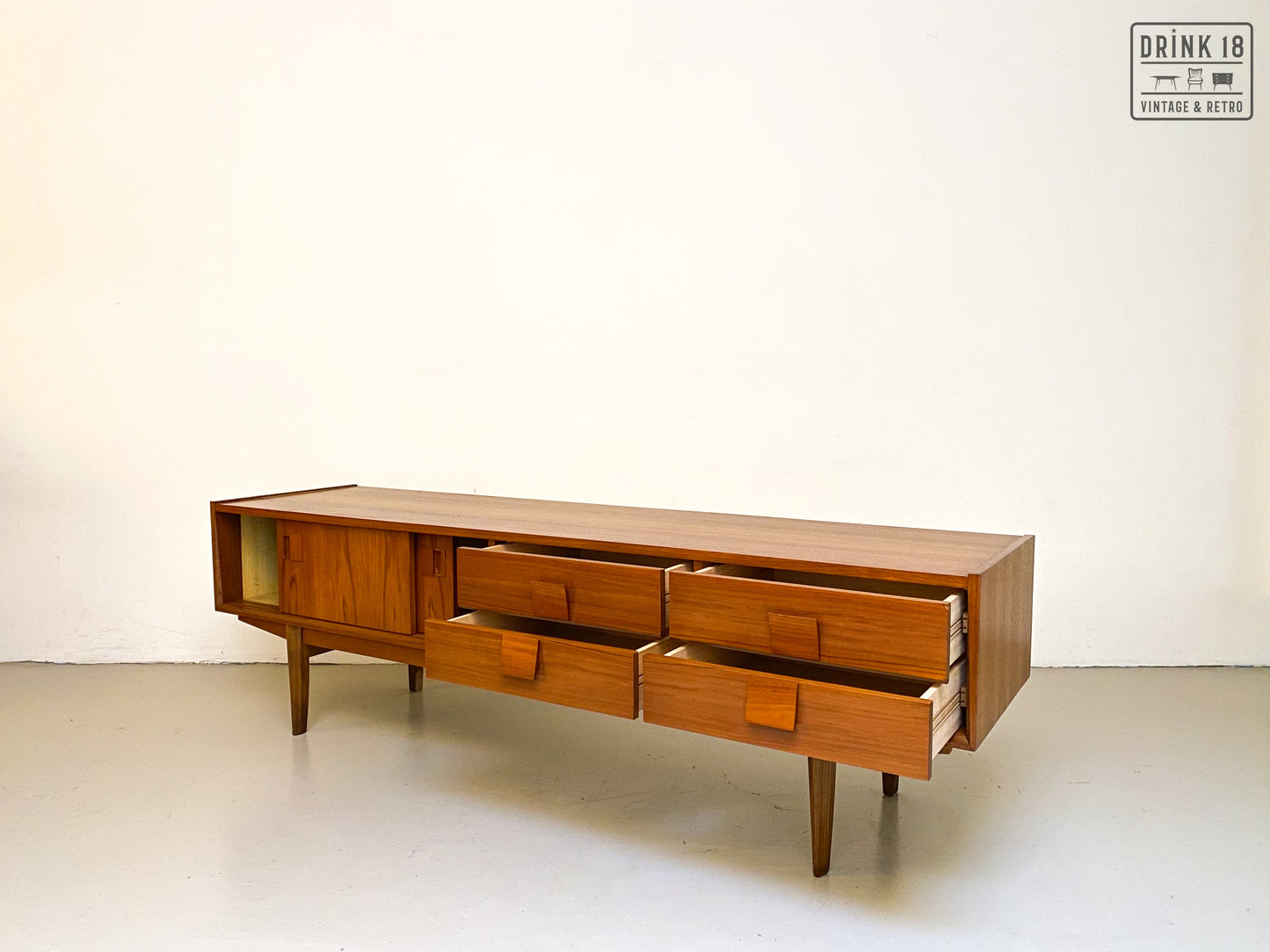 Vintage - Sideboard #7