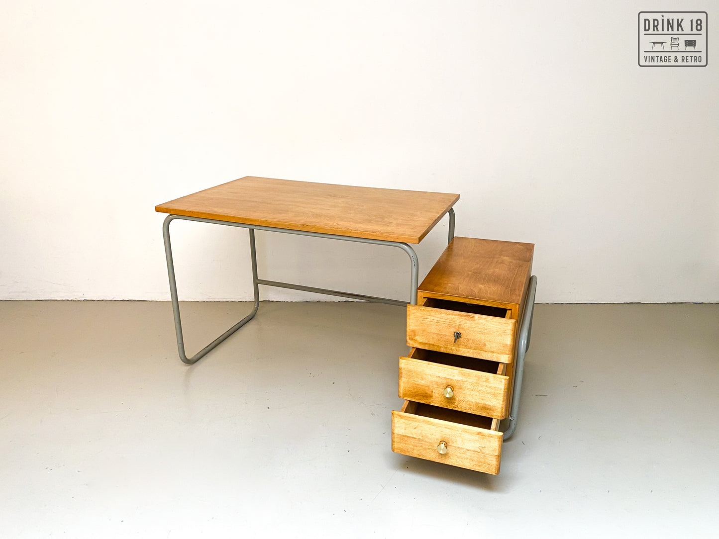 Vintage - Bauhaus stijl bureau