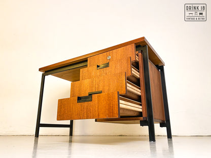 Bureau EH01 (JS) - C.B. voor Pastoe
