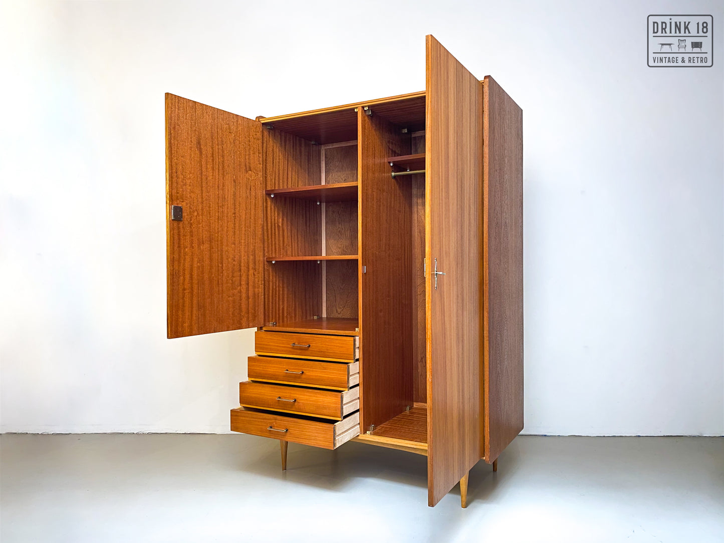 Vintage - Kleerkast #1