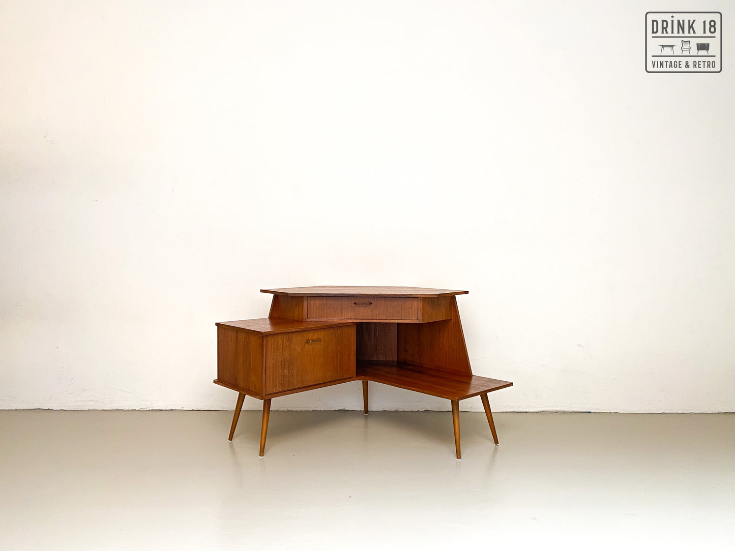 Vintage Design - TV Meubel/Hoekkast