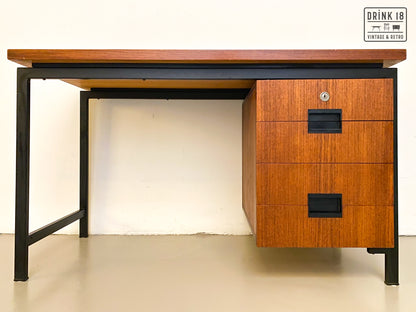 Bureau EH01 (JS) - C.B. voor Pastoe