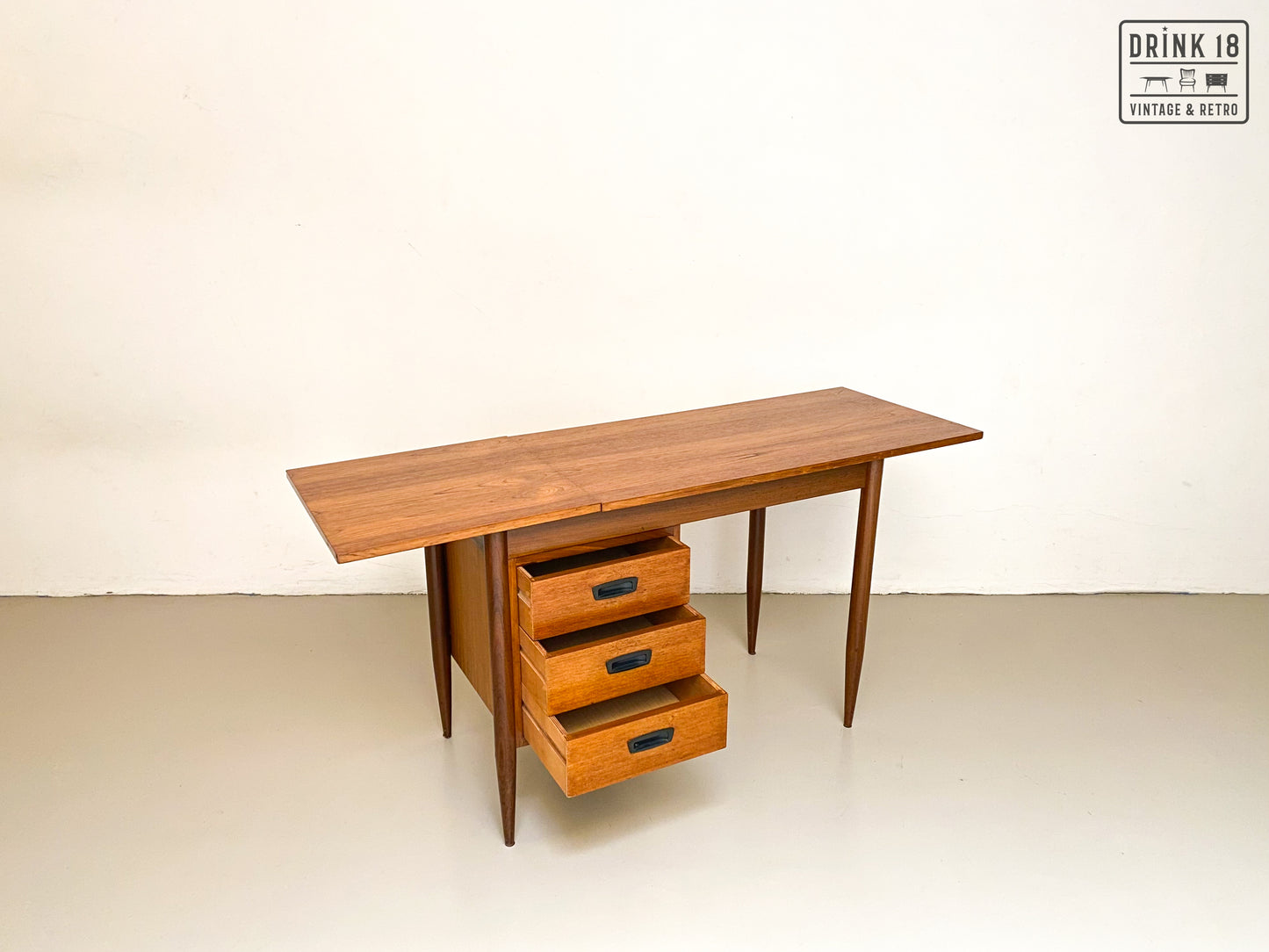Drop-leaf bureau - Arne Vodder