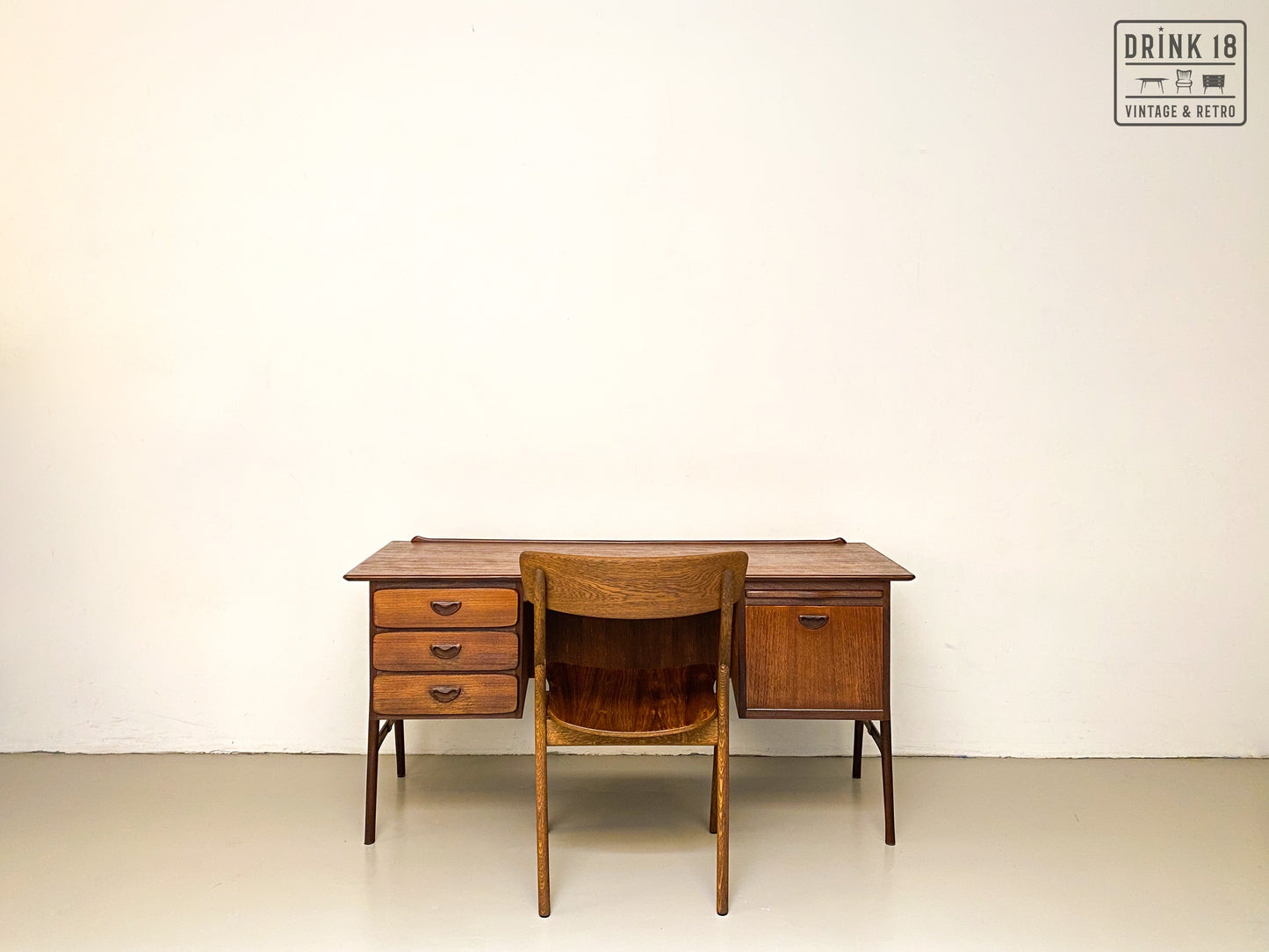 Boomerang XL Bureau met stoel - Louis van Teeffelen