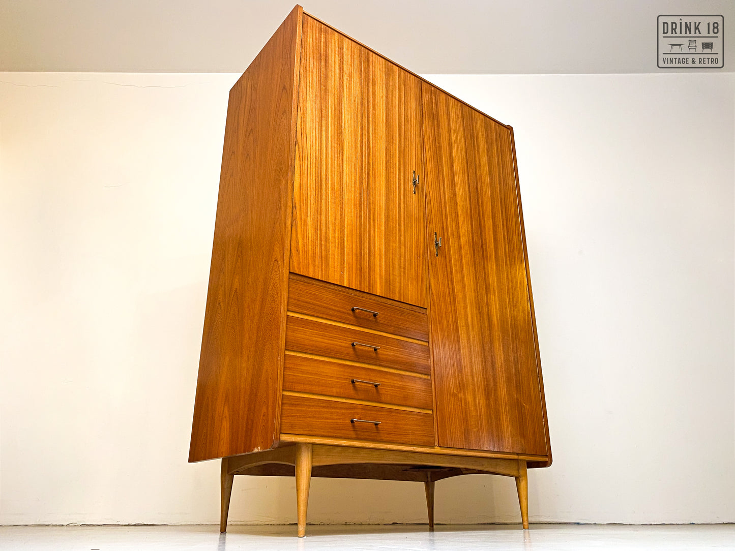 Vintage - Kleerkast #1