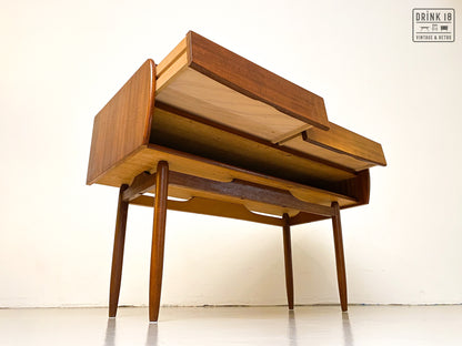 Tv / Wandmeubel -  Louis Van Teeffelen