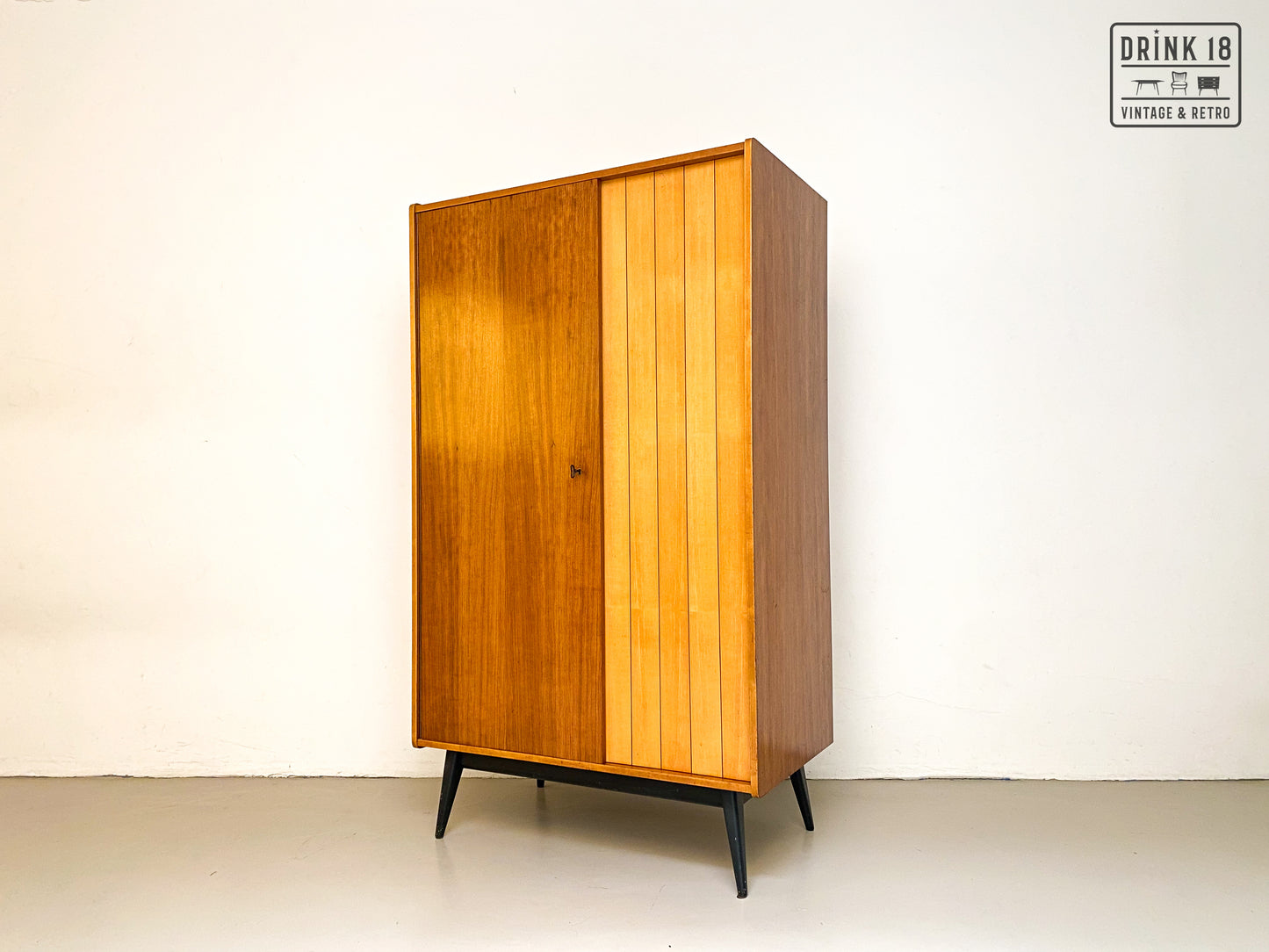 Vintage - Kleerkast #1