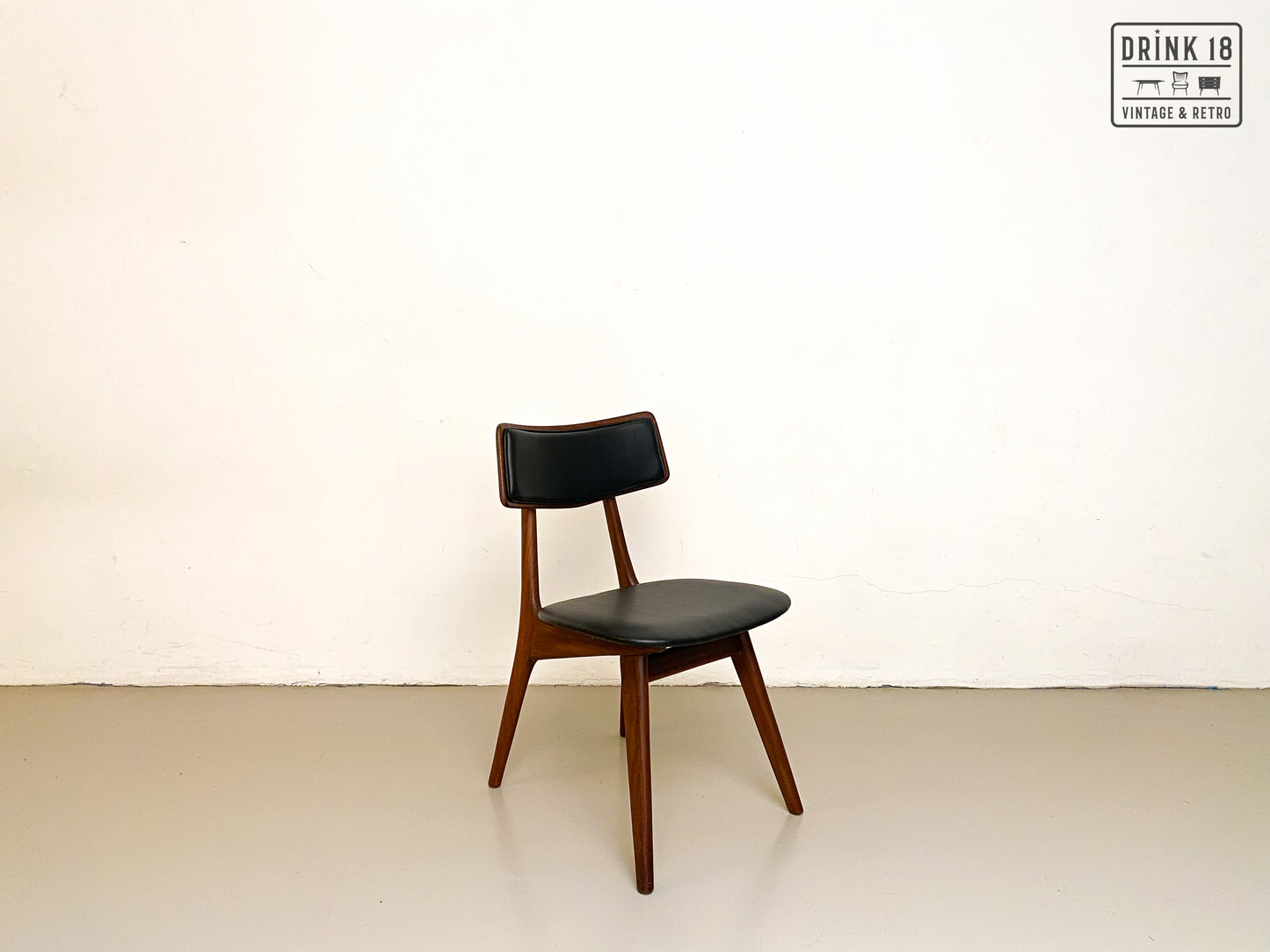 Vier Stravanger stoelen - Louis van Teeffelen