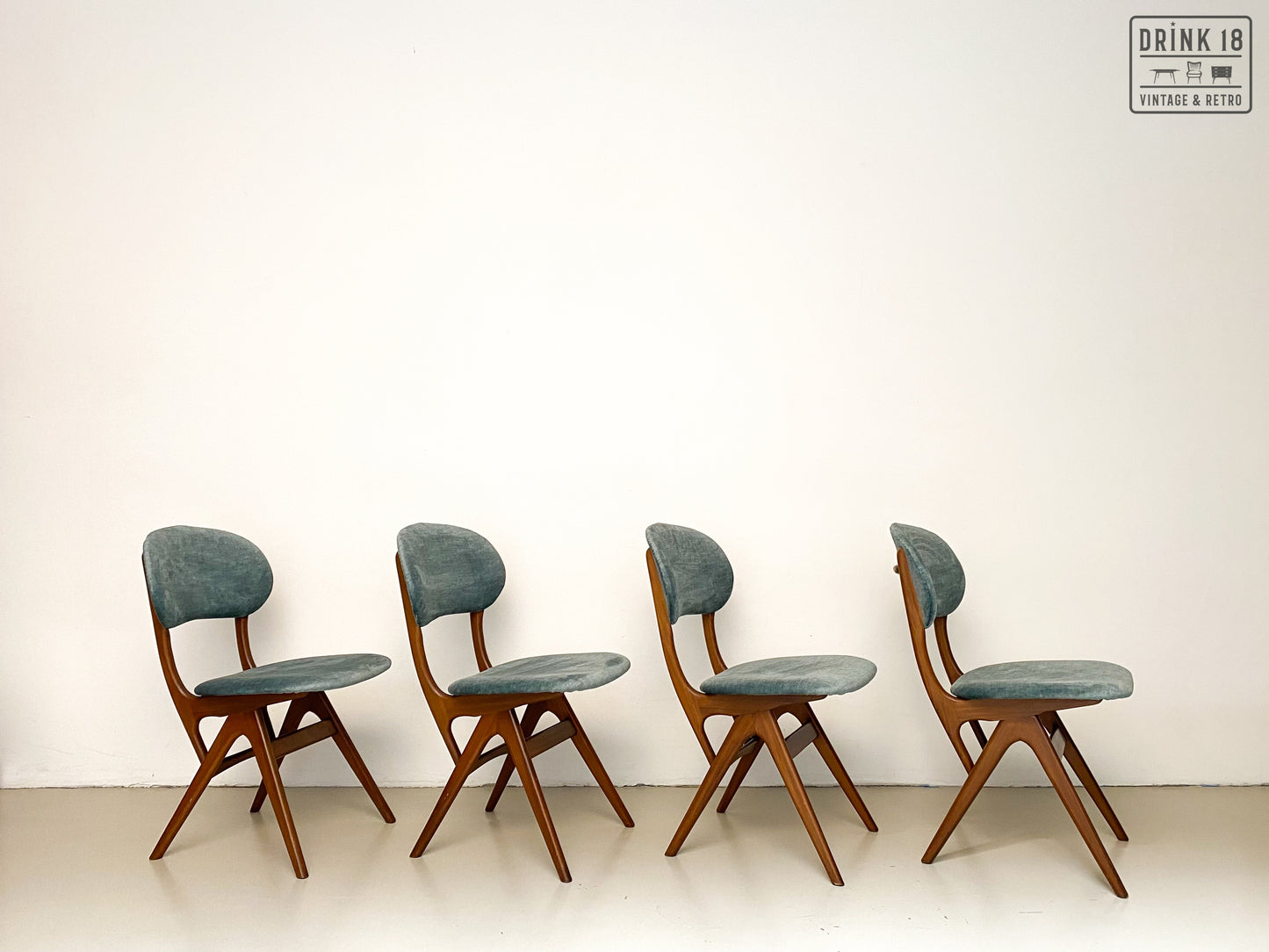 Vier vintage eetkamerstoelen (Eden) - Louis van Teeffelen