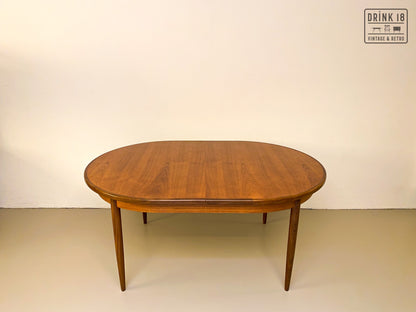 Verlengbare ovale eettafel - G-plan