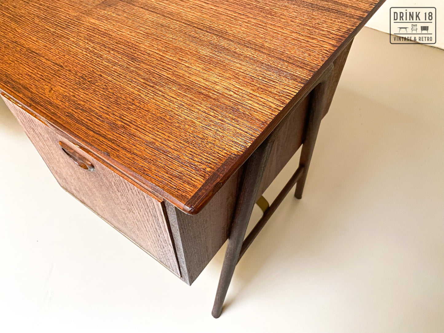 Boomerang XL Bureau met stoel - Louis van Teeffelen
