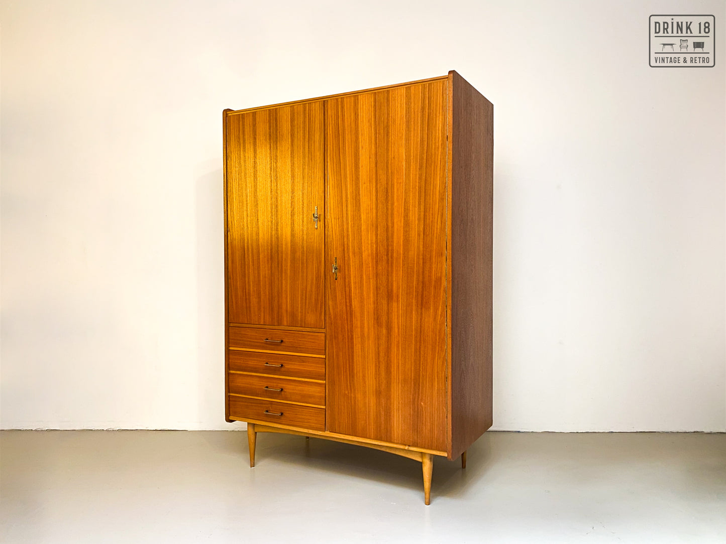 Vintage - Kleerkast #1
