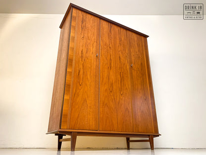 Vintage kleerkast - Louis Van Teeffelen