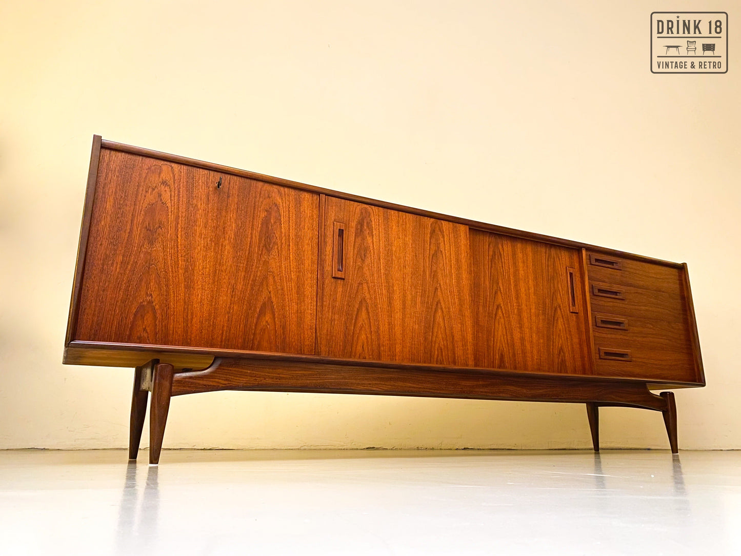 Sideboard - Louis Van Teeffelen