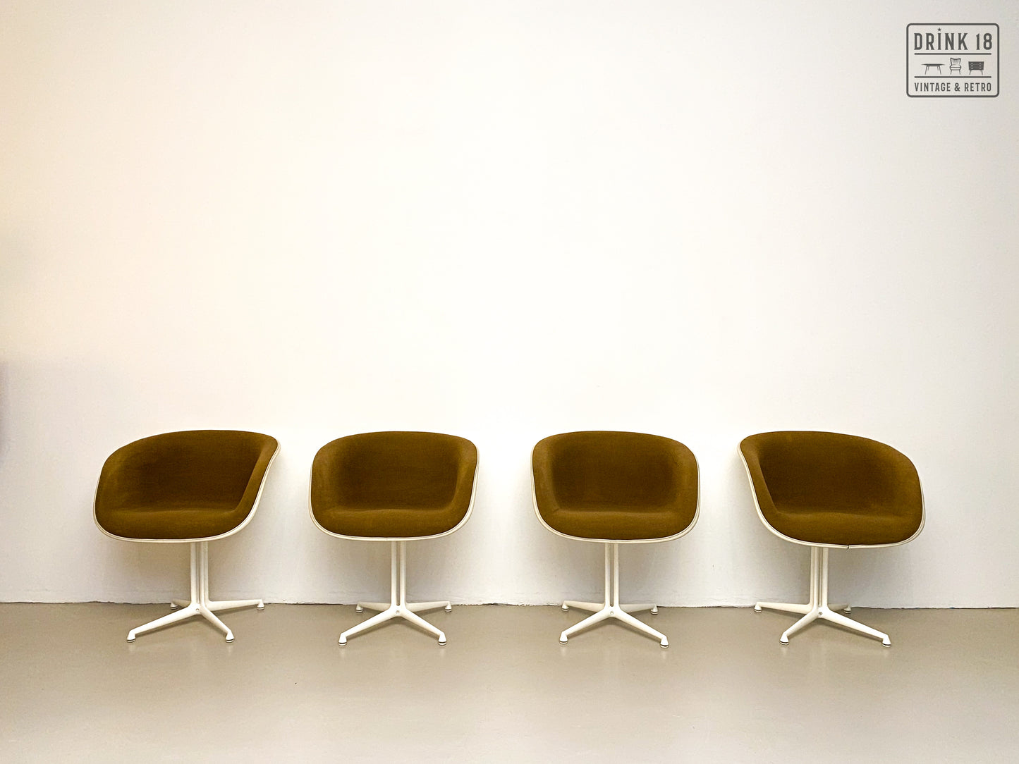 Shell La Fonda stoelen - Charles & Ray Eames voor Herman Miller