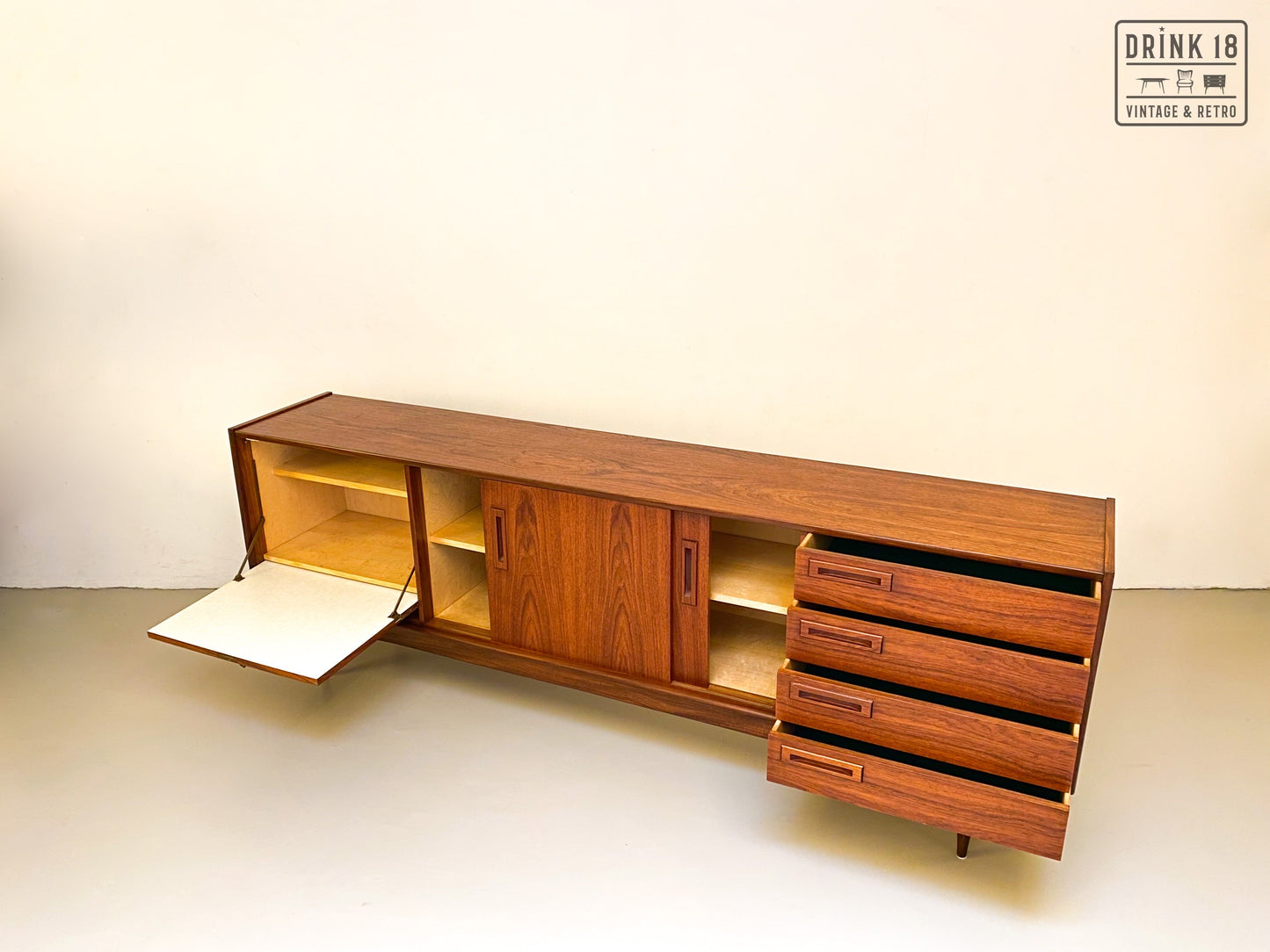 Sideboard - Louis Van Teeffelen