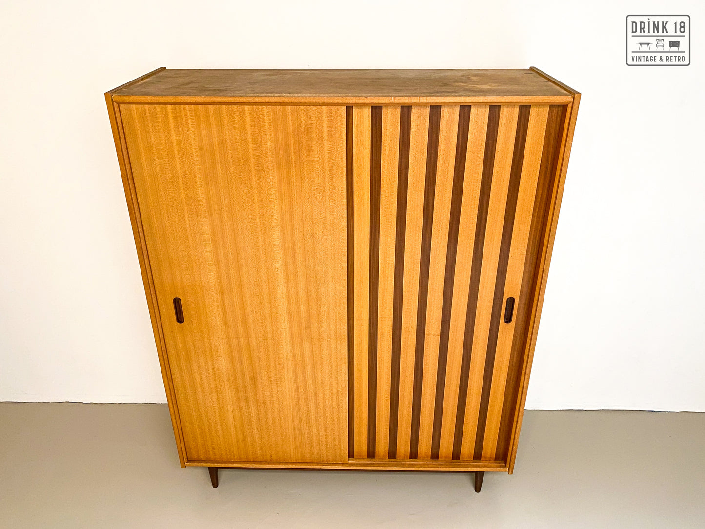 Vintage - Kleerkast met schuifdeuren