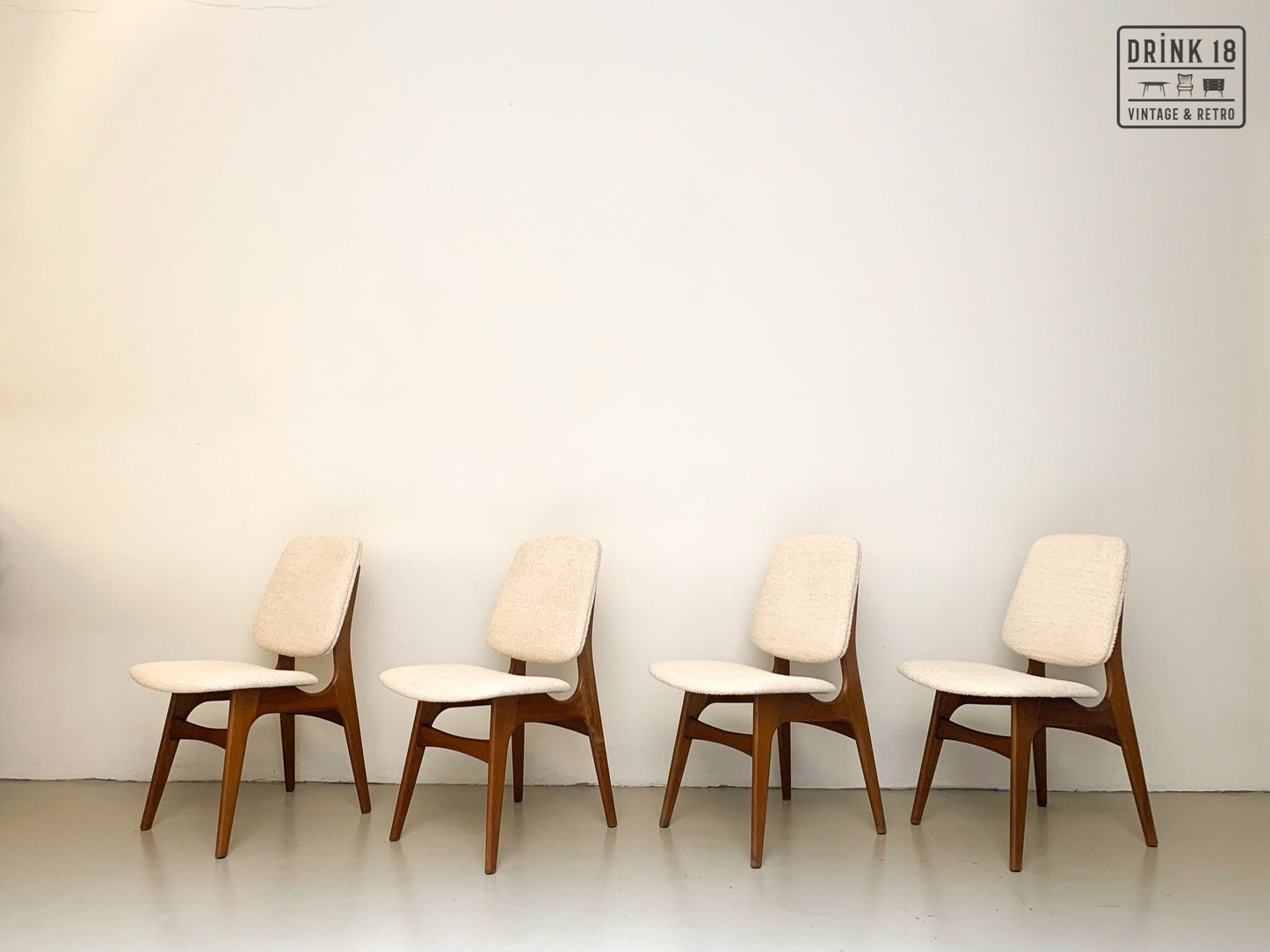 Zes vintage eetkamerstoelen - Louis van Teeffelen