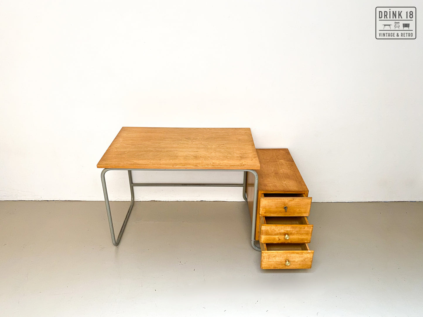 Vintage - Bauhaus stijl bureau