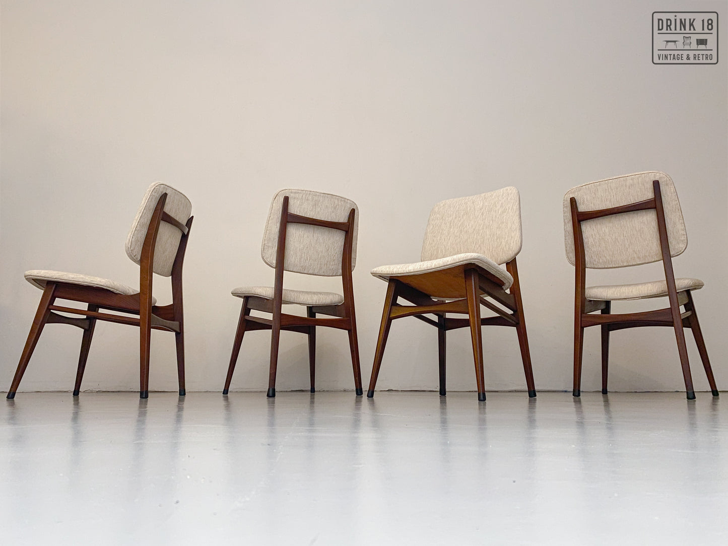 Zes vintage eetkamerstoelen - Louis van Teeffelen
