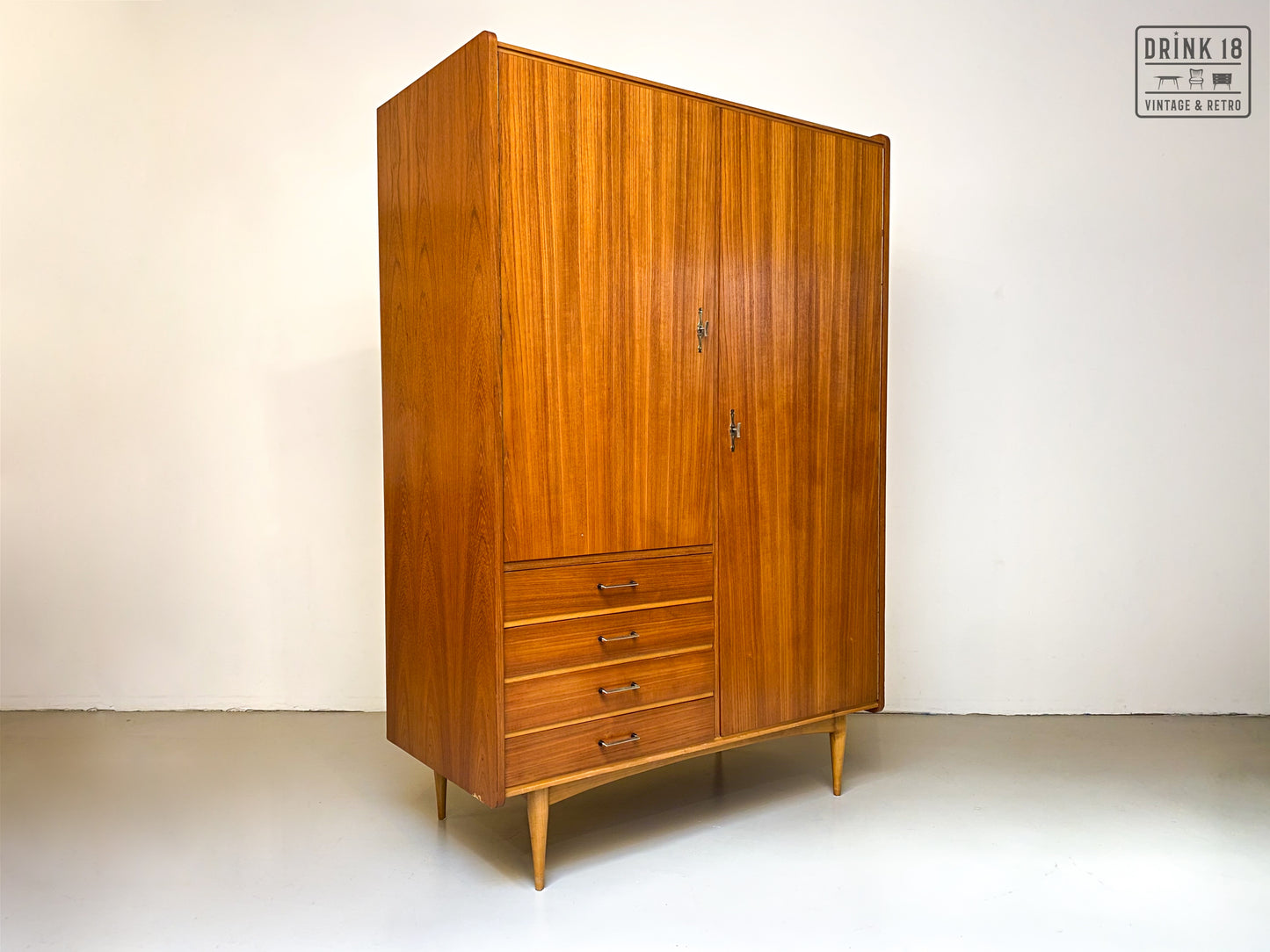 Vintage - Kleerkast #1