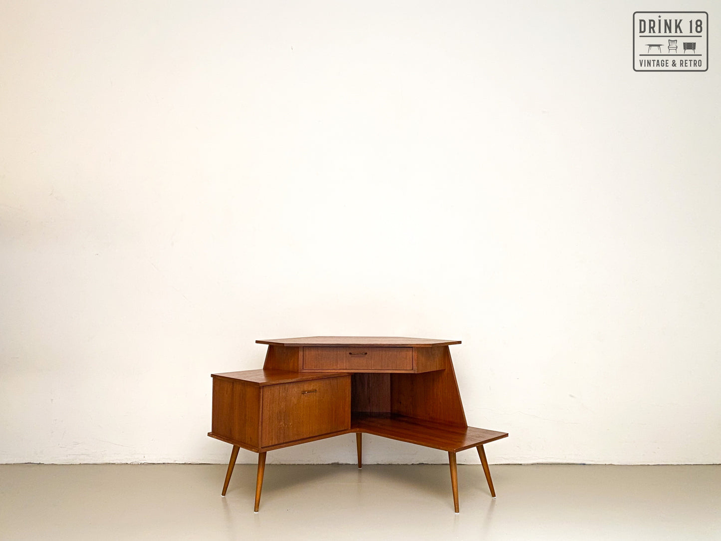 Vintage Design - TV Meubel/Hoekkast