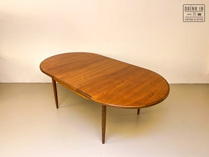 Verlengbare ovale eettafel - G-plan