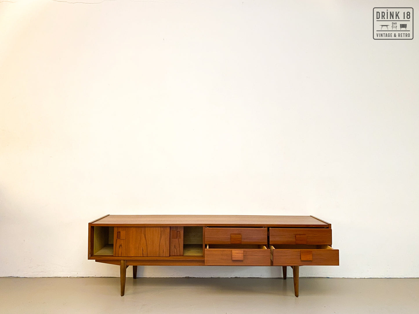 Vintage - Sideboard #7