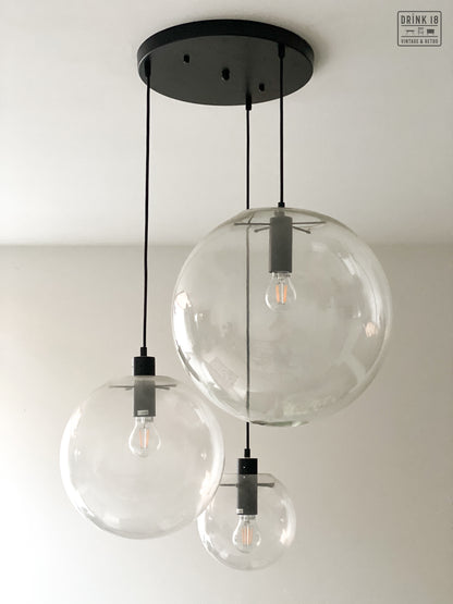 Retro- Set van drie bolvormige hanglampen