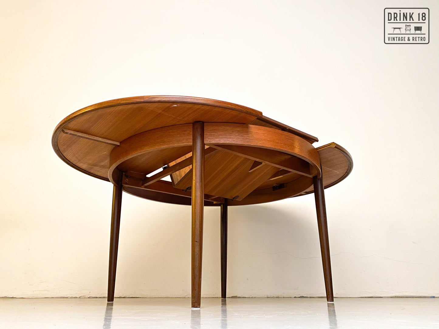Verlengbare ronde eettafel - G-plan
