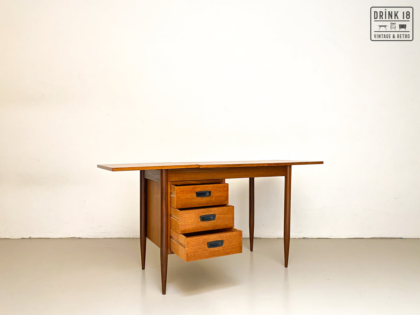 Drop-leaf bureau - Arne Vodder