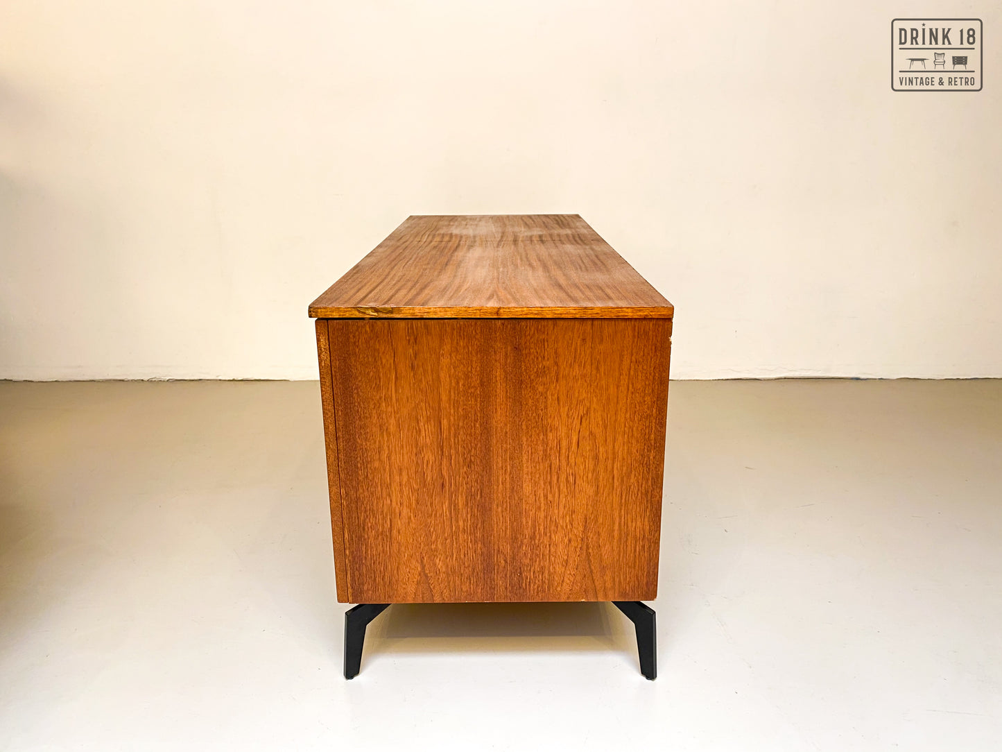 Vintage - Tv Meubel #1